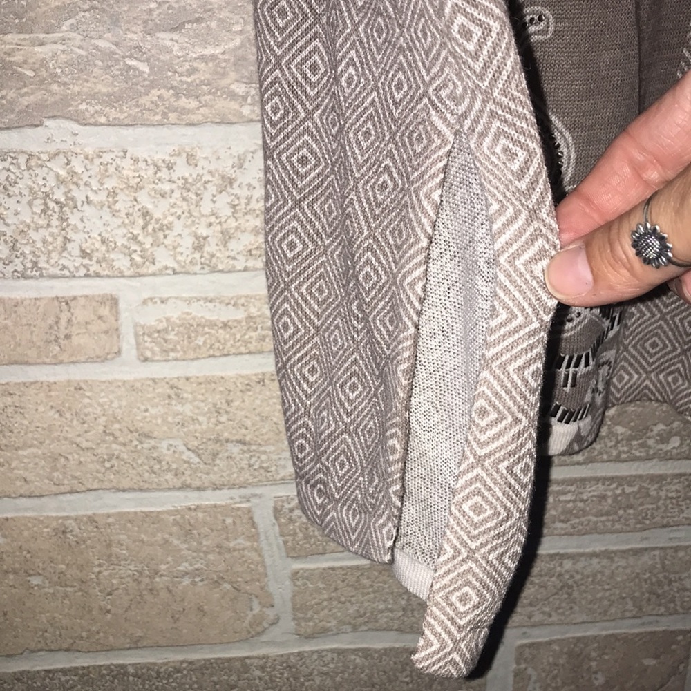 ✅Chico’s Tunic Top - Picture 4 of 8